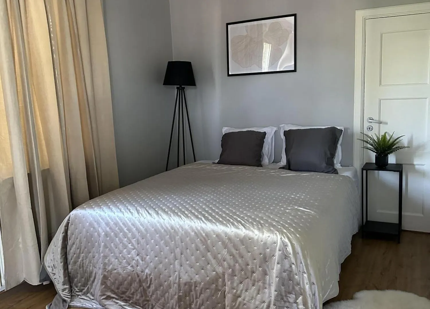 Stockholm - 5-Beds - Sleeps 12 - Garden Villa Holiday home
